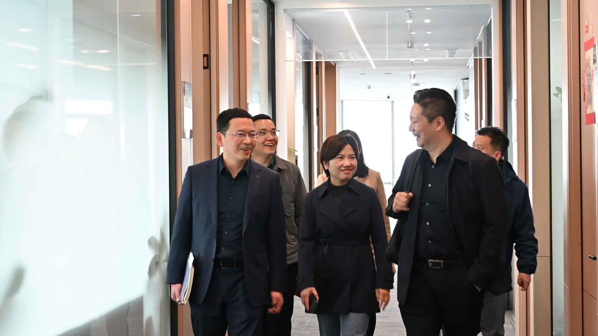 1774848252788408.jpg 参观2.JPG